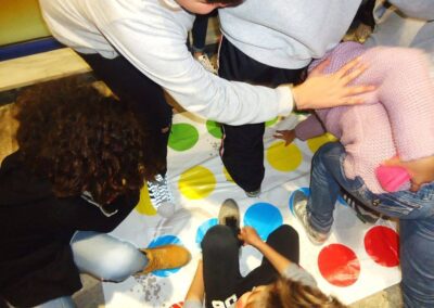 Playing Twister with Phrasal verbs