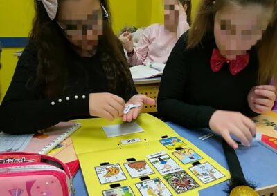 D CLASS: Practising Phrasal Verbs.